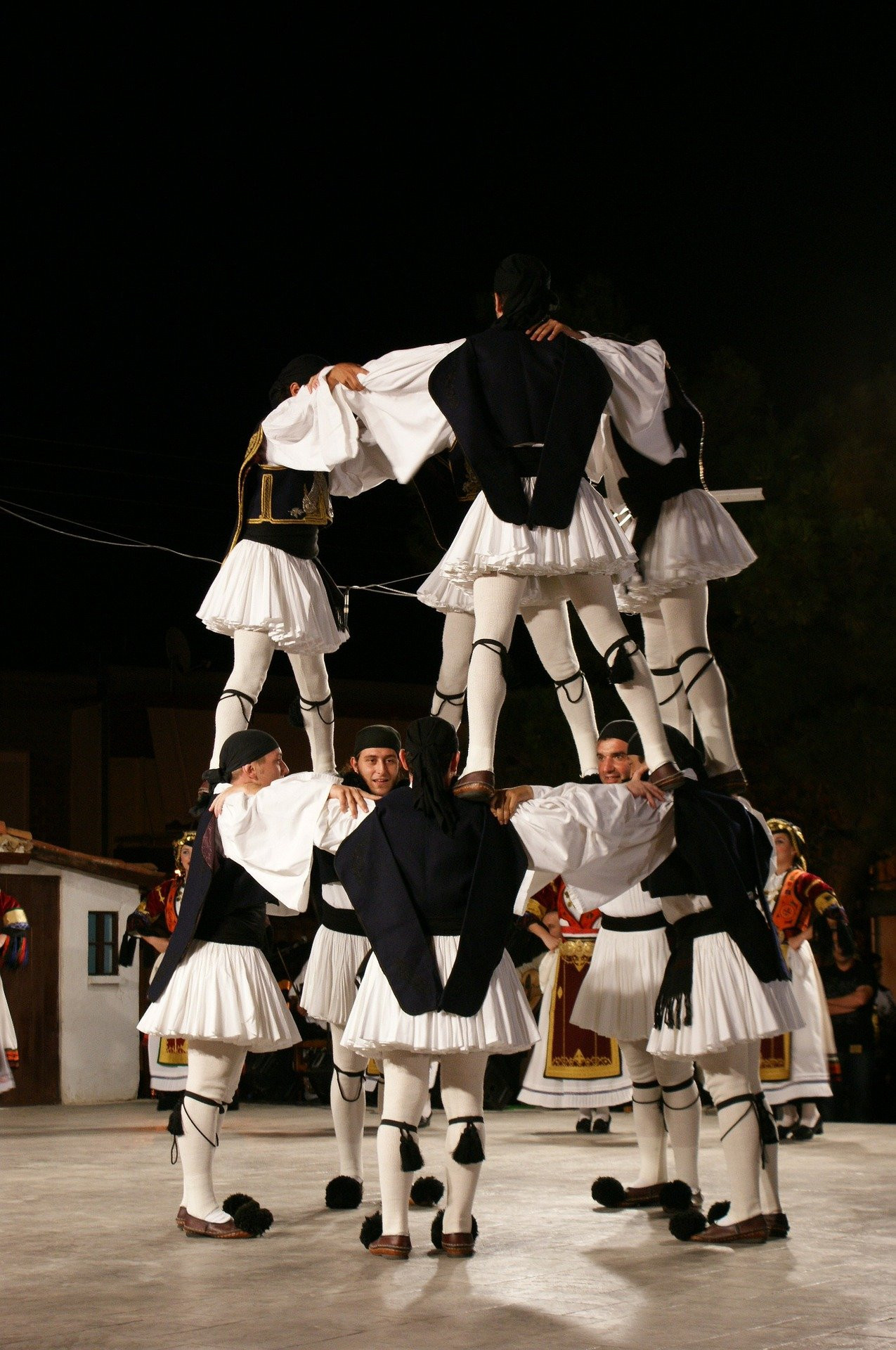 Traditional Greek Dancers by nikoslefkas on Pixabay